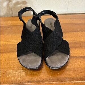 JBU Women's Black Open-Toe Sandals